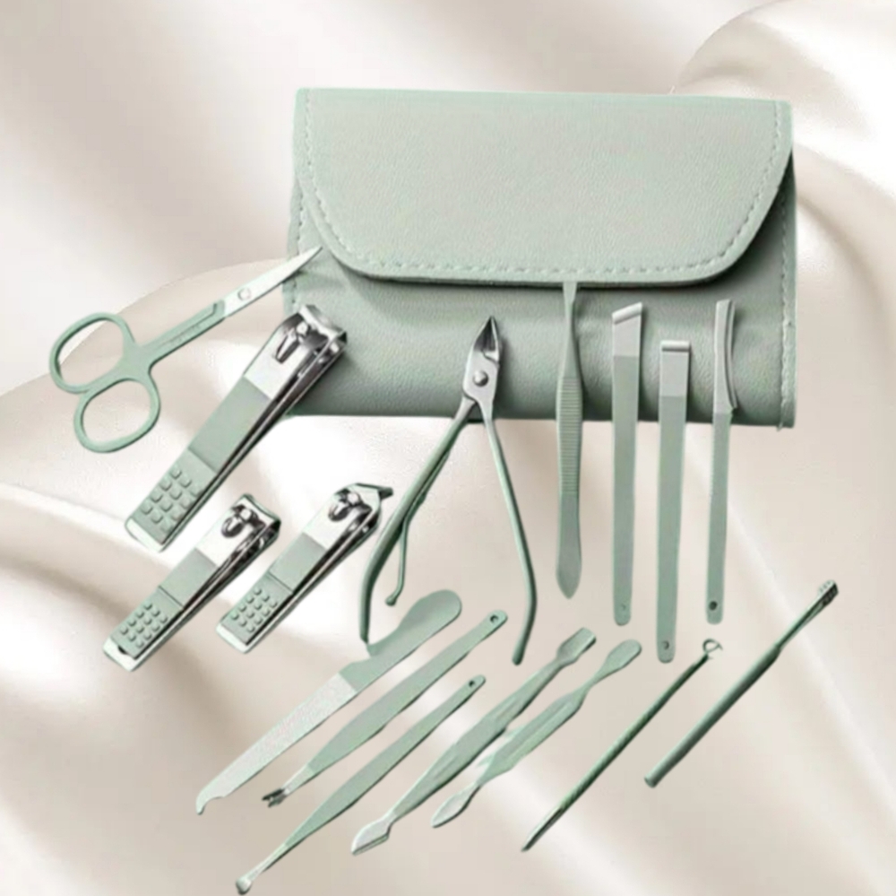 Professional Stainless Steel Mint Green Manicure/Pedicure Set.  16 Pieces. NWT